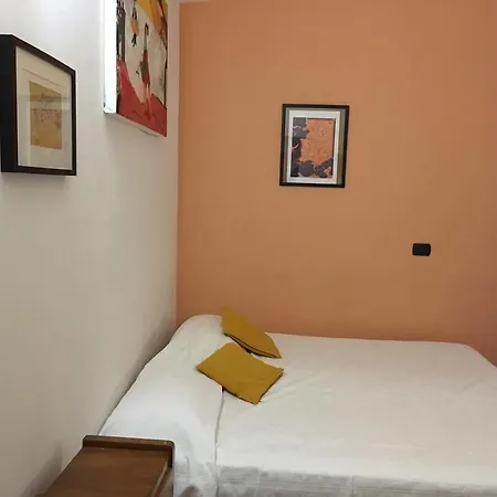 Oda ve Kahvaltı Giacosa Milano